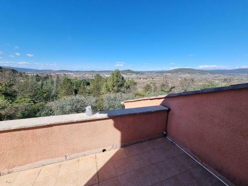 Villa Dans Le Lub�ron Avec Piscine Chauff�e Sans Vis � Vis