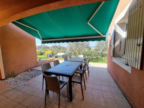 Villa Dans Le Lub�ron Avec Piscine Chauff�e Sans Vis � Vis