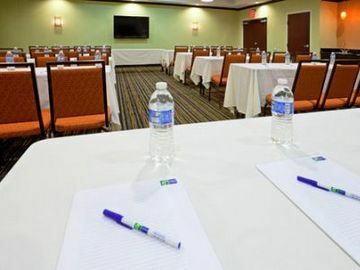 Holiday Inn Express Hotel & Suites Dallas West