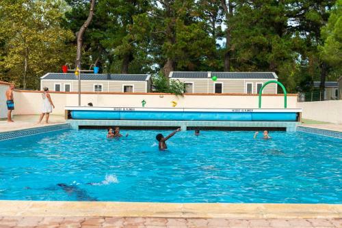 Camping Maeva Club Le Lagon D'argel�s ****