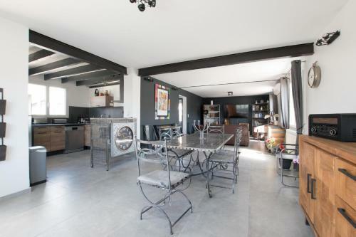 L'olivier, Villa Climatis�e, Piscine Et Parking