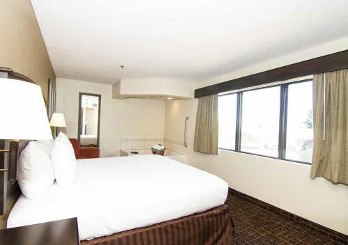 Hotel Americinn Lodge & Suites Peoria