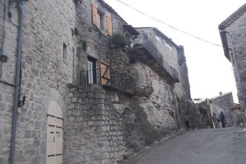 Maison Pierre Et Vo�te Au C?ur Du Village