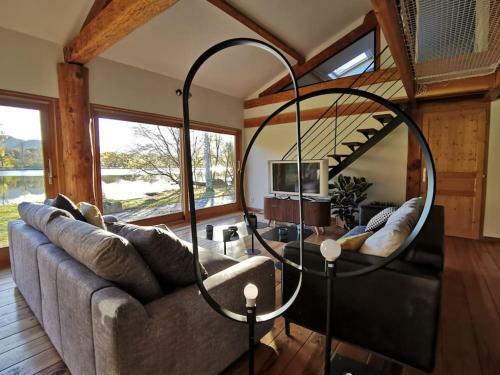 Cottage Les Pyr�n�es Au Bord de L'eau