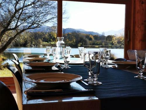 Cottage Les Pyr�n�es Au Bord de L'eau