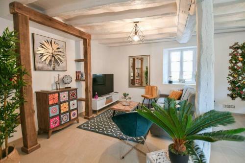 Instant Fleury: Maison de Caract�re, Jardin Secret