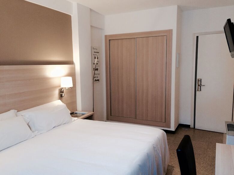 Hotel Carbonell
