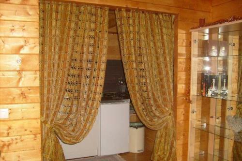 Chalet Champ�tre Dans Les Bois Du Lot, Immersion.