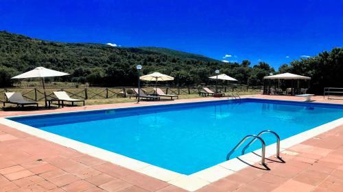 Villa Vallocchia - Sleeps 18 Exclusive Poolgrounds Spoleto 10 Mins Rome 1 Hr