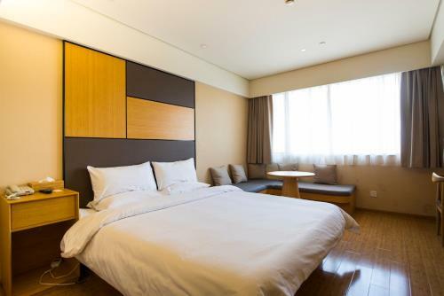 Ji Hotel Zhaojiabang Road