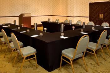 Hotel Embassy Suites Dallas - Park Central Area