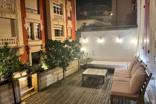 Apartamento Charming Apt With Terrace Near The Beach