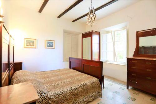 Tuscan Villa With Views And Pool. Hosts Up To 15