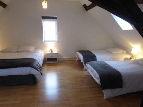 Gite La Chaumi�re Le Chateau de La Brosse