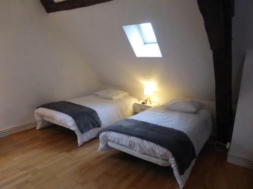 Gite La Chaumi�re Le Chateau de La Brosse
