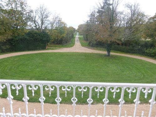 Gite La Chaumi�re Le Chateau de La Brosse