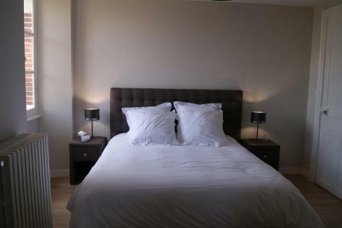 Gite La Chaumi�re Le Chateau de La Brosse