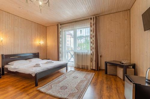Hotel Pid Strihoju