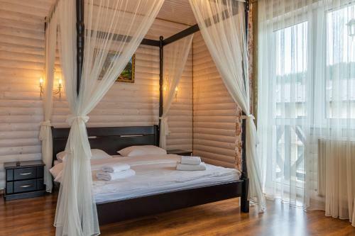 Hotel Pid Strihoju