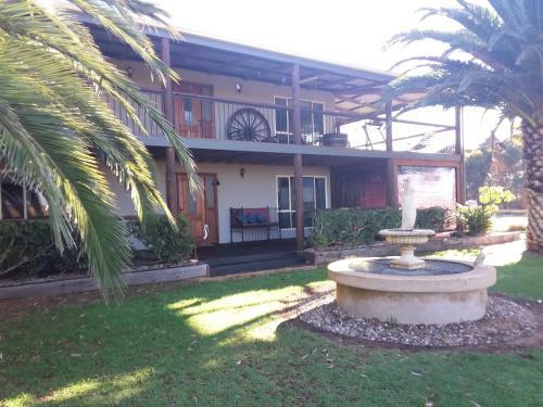 Family Friendly, Peaceful Paradise Facing Lagoon