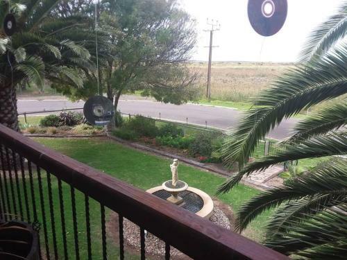 Family Friendly, Peaceful Paradise Facing Lagoon