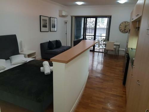 Accommodation Sydney Potts Point Studio Apartment With Balcony