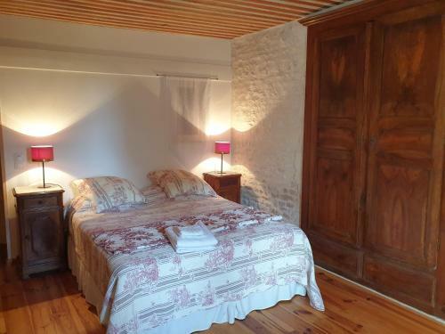 Hostal Les �curies