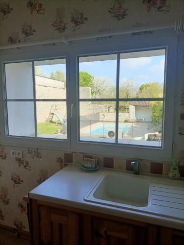 Maison de Campagne Avec Piscine Chauff�e
