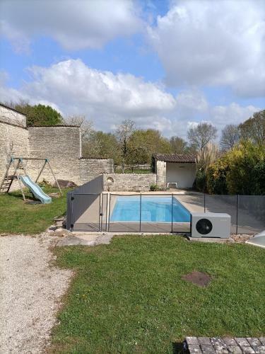 Maison de Campagne Avec Piscine Chauff�e