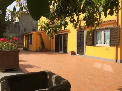 La Villetta Apartments