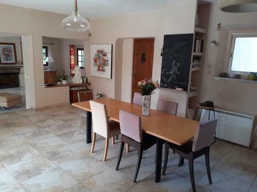 Bed & Breakfast La Salamandre En Provence