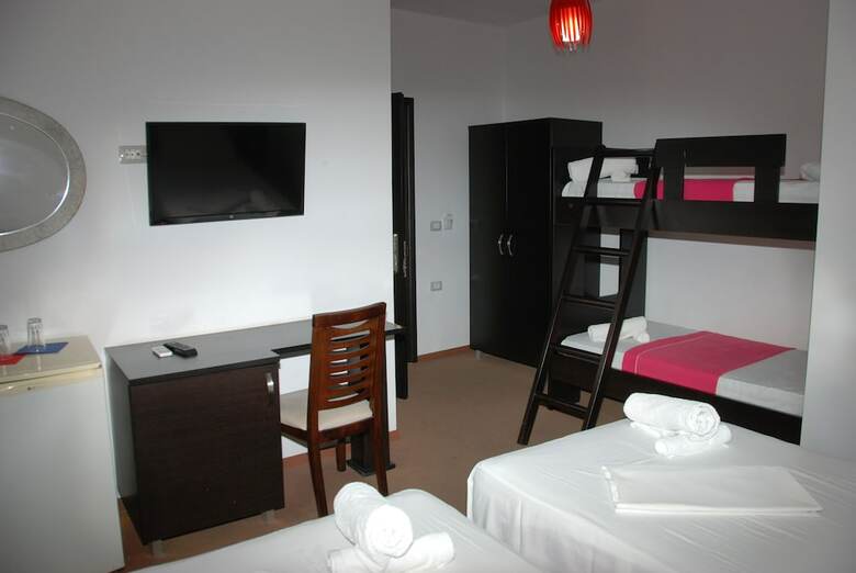 Hotel Strora