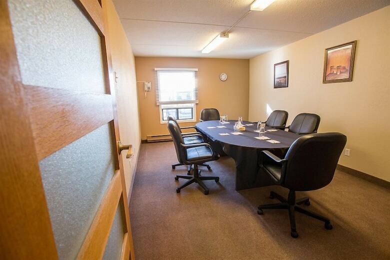 Chateau Regina Hotel And Suites