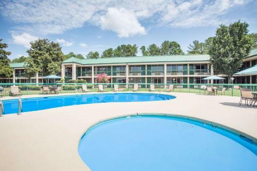 Hotel Ramada Inn And Conference Center