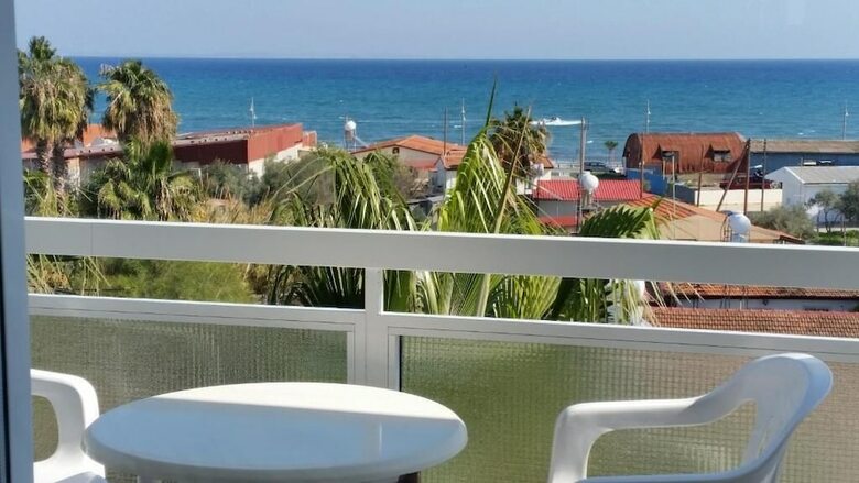 Pelides Apartments
