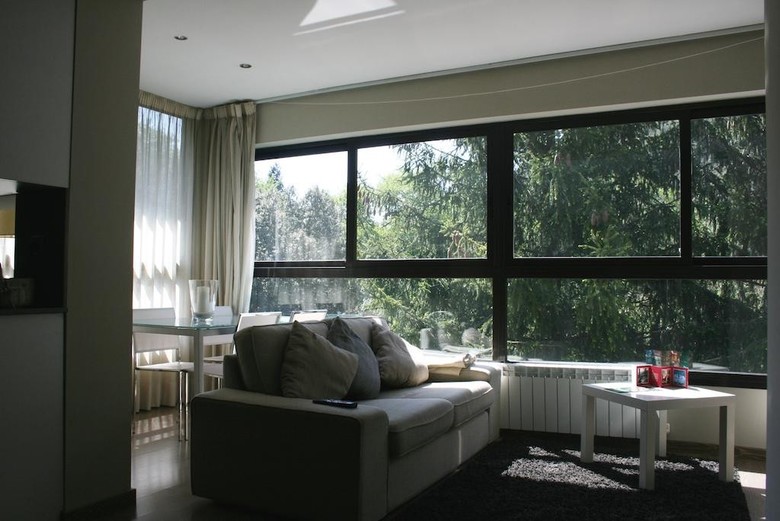 Montseny Suites & Apartments