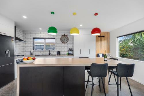 Lazy Sun Daze - Papamoa Holiday Home