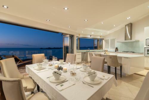 Villa Heaven Nz Luxury Adult Accommodation