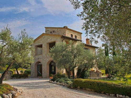 Gorgeous Holiday Home In Collazzone With Sauna