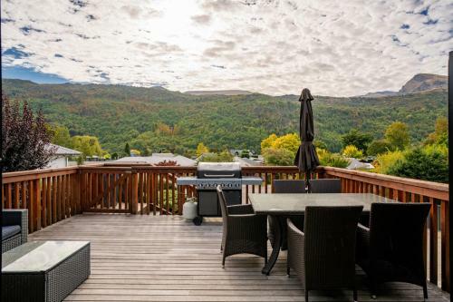 Mckibbin Lodge - Arrowtown Holiday Home