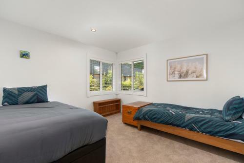 Rogers Retreat - Kinloch Holiday Home
