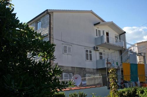Apartments With A Parking Space Makarska - 16521