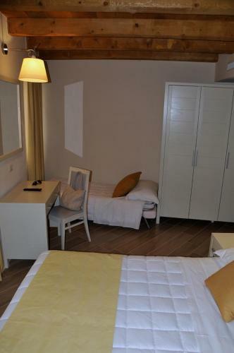Hostal Altido La Corte Fiorita Como