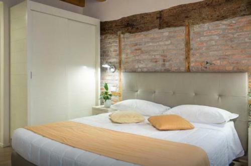 Hostal Altido La Corte Fiorita Como
