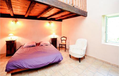 Four-bedroom Holiday Home In Uzes
