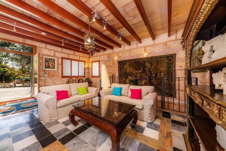 Agroturismo Es Revellar Art Resort