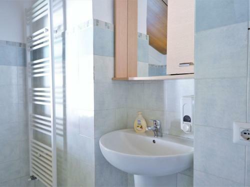Pleasant Holiday Home In Gallicano With Garden