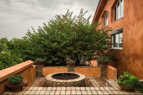 Luxury Hilltop Villa 200m From The Beach