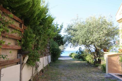 Villa Argo 3 - Beachfront, Big Gardens, Location!