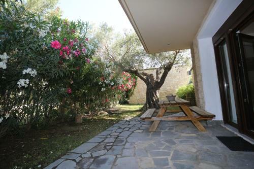 Villa Argo 3 - Beachfront, Big Gardens, Location!